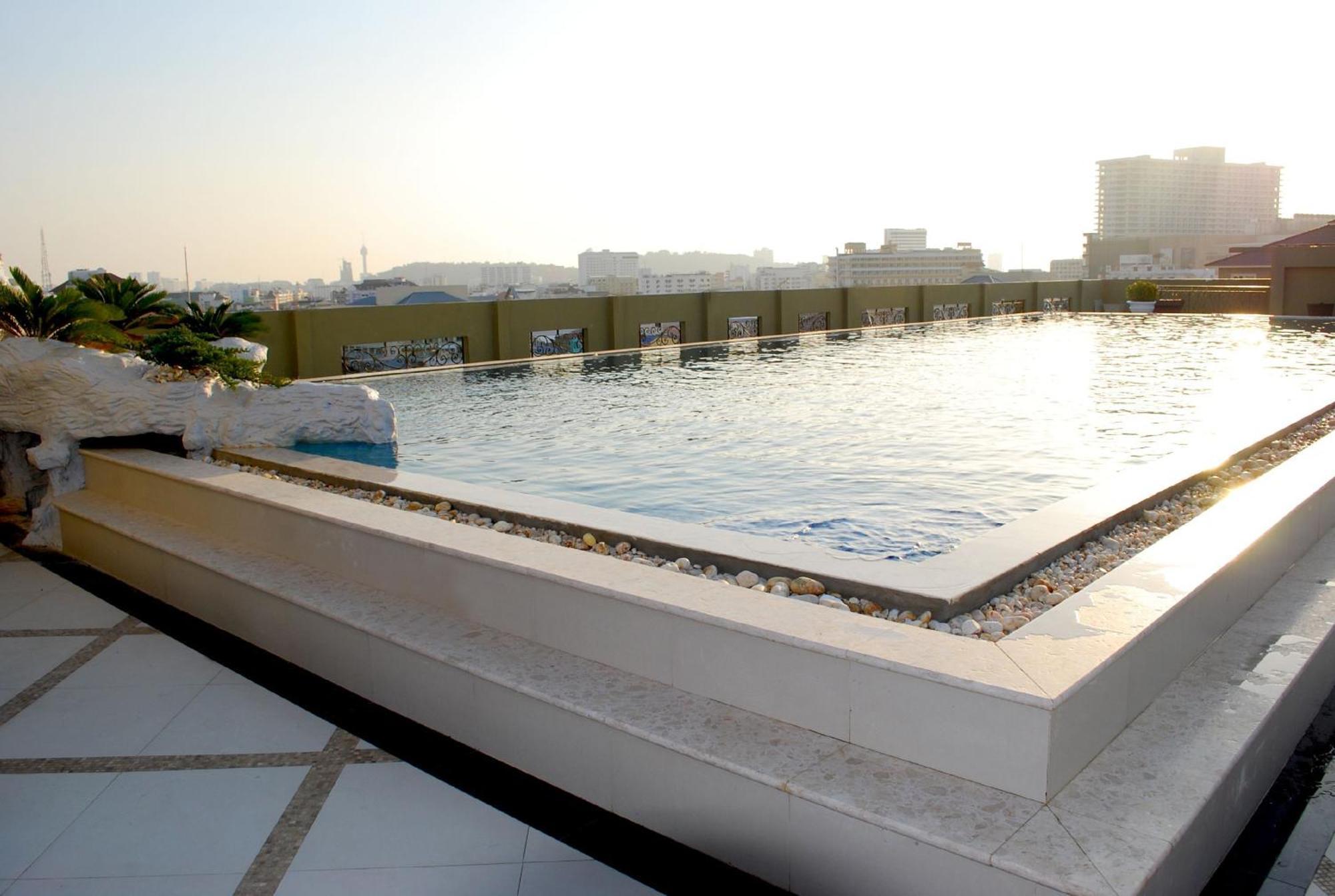 Hotel Lk Royal Wing Pattaya Exteriér fotografie